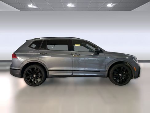 Used 2020 Volkswagen Tiguan SE R-Line FWD image 8