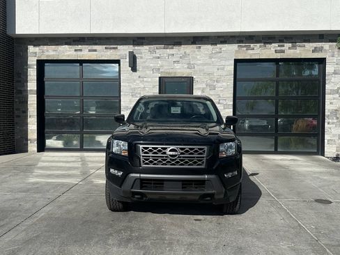 Used 2022 Nissan Frontier SV AWD/4WD image 8