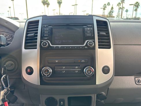 Used 2016 Nissan Frontier SV image 12