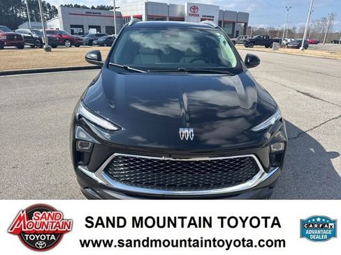 Used 2024 Buick Encore GX Avenir w/ Avenir Convenience Package image 8