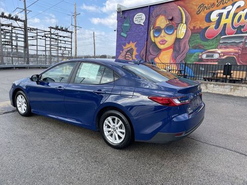 Used 2025 Toyota Camry LE w/ Convenience Package image 3