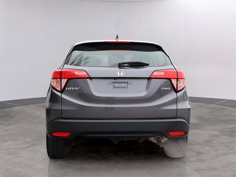 Used 2018 Honda HR-V LX image 6