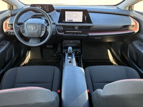 Used 2025 Toyota Prius Plug-In Hybrid FWD image 8