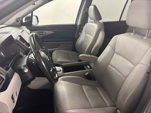 Used 2019 Honda Pilot Touring image 19
