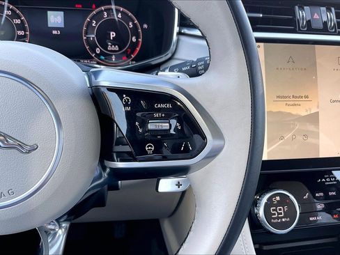 Used 2024 Jaguar F-PACE R-Dynamic S image 22