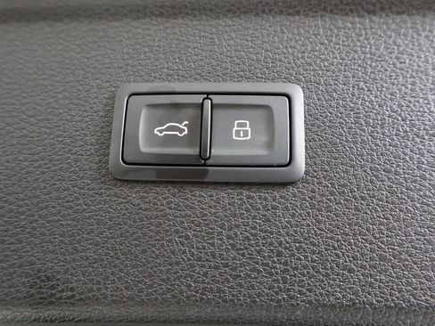 Used 2023 Audi Q5 2.0T Premium image 16