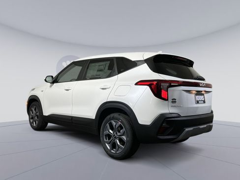 New 2026 Kia Seltos LX image 4