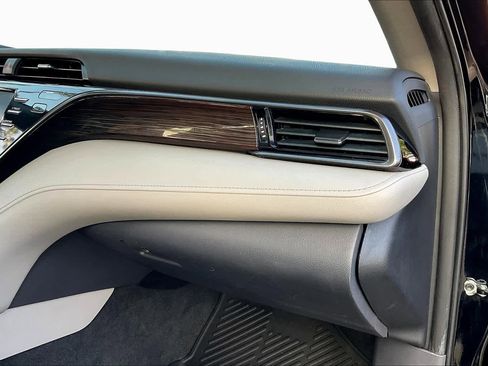 Used 2019 Toyota Camry LE image 16