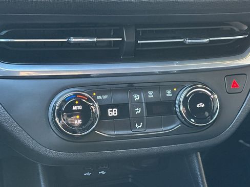 Certified 2024 Buick Envista Preferred w/ Advanced Safety Package image 27