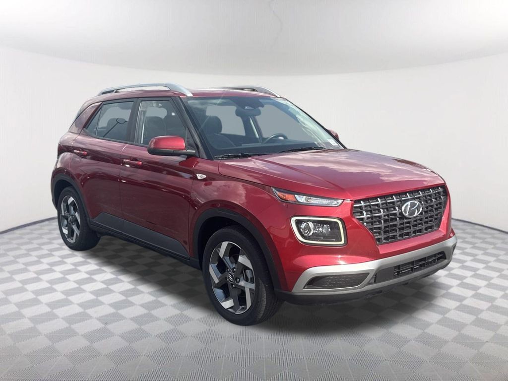 Used 2024 Hyundai Venue Limited FWD image 3