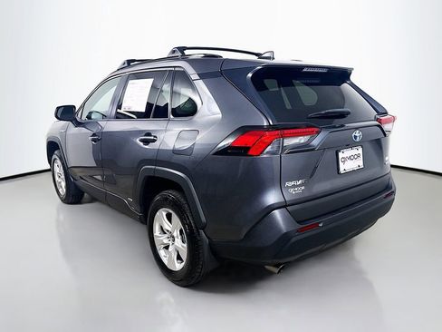 Used 2021 Toyota RAV4 LE AWD/4WD image 5