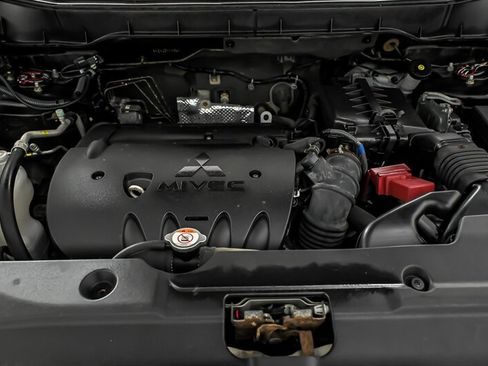 Used 2018 Mitsubishi Outlander Sport ES FWD image 12