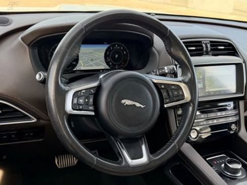 Used 2019 Jaguar F-PACE Prestige image 26