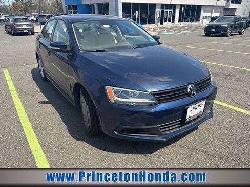 Used 2012 Volkswagen Jetta SE image 1