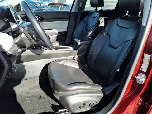 Certified 2022 Jeep Compass Limited image 10