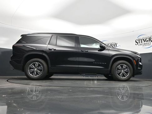 Used 2026 Chevrolet Traverse LT image 24