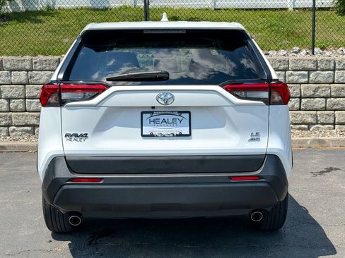 Used 2023 Toyota RAV4 LE AWD/4WD image 7