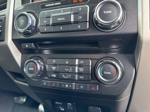 Used 2015 Ford F150 Lariat AWD/4WD image 37
