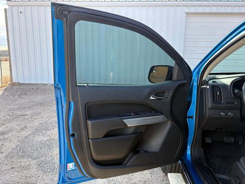 Used 2022 Chevrolet Colorado LT w/ LT Convenience Package image 26