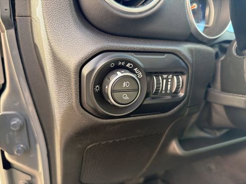 Certified 2021 Jeep Gladiator Overland w/ Popular Equipment Package image 5