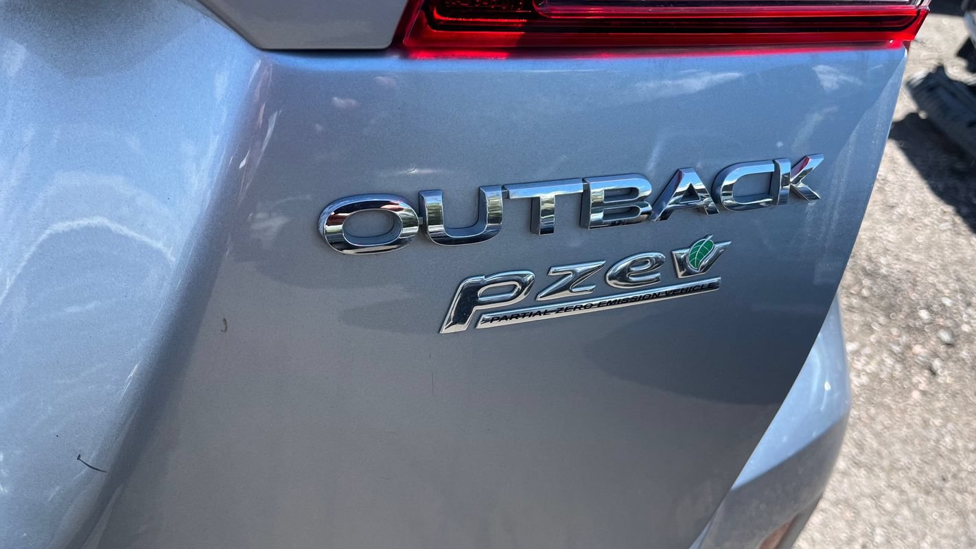 Used 2017 Subaru Outback 2.5i Premium AWD/4WD image 25
