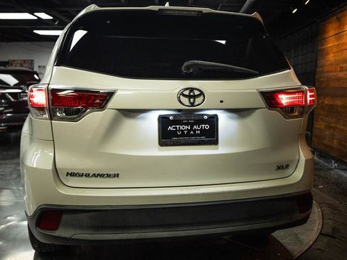 Used 2016 Toyota Highlander XLE FWD image 6