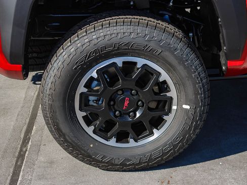 New 2025 Toyota Tacoma TRD Off-Road image 12