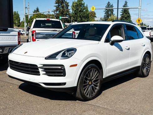 Used 2021 Porsche Cayenne AWD/4WD image 3