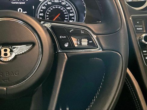 Used 2018 Bentley Bentayga Activity image 24