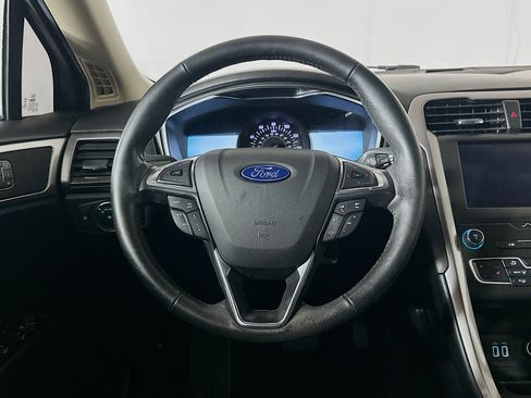 Used 2020 Ford Fusion SEL FWD image 18