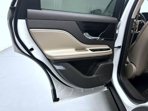 Used 2023 Lincoln Corsair AWD image 20