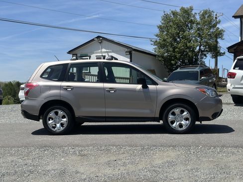 Used 2014 Subaru Forester 2.5i w/ Popular Package #1 AWD/4WD image 2