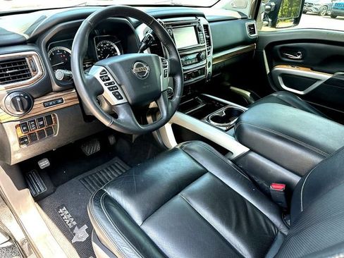 Used 2018 Nissan Titan SL w/ Texas Titan Edition AWD/4WD image 13