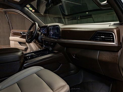 Used 2025 Chevrolet Tahoe Z71 w/ Z71 Off-Road Package image 19