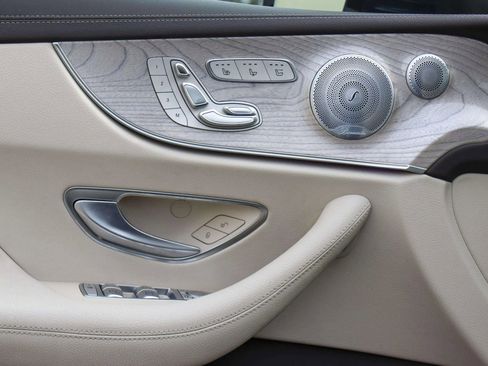 Used 2018 Mercedes-Benz E 400 4MATIC Cabriolet image 16