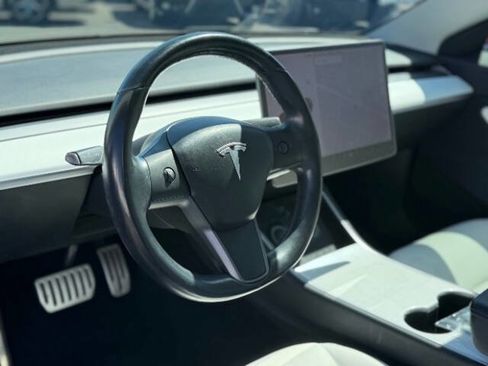 Used 2018 Tesla Model 3 Long Range AWD/4WD image 9