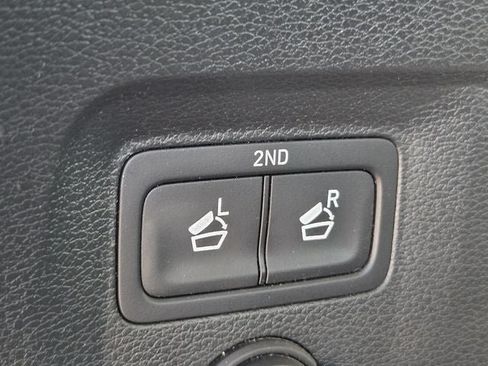 Used 2022 Kia Telluride S FWD image 39