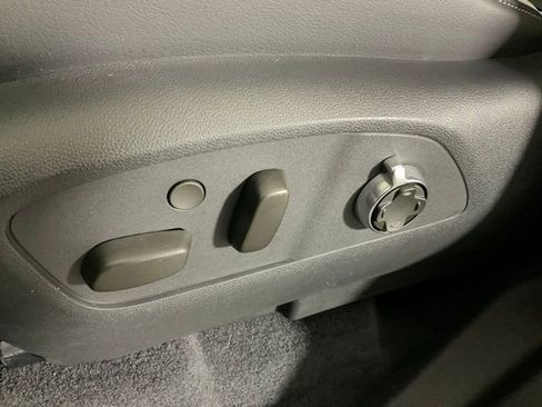 Used 2025 Buick Enclave Avenir w/ Super Cruise Package image 28