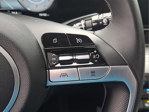 Certified 2023 Hyundai Elantra Limited image 23