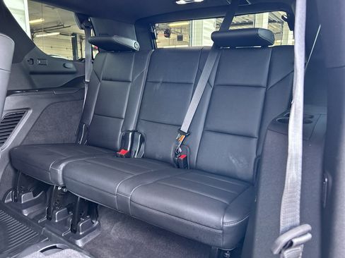Used 2022 Cadillac Escalade Luxury w/ LPO, Floor Liner Package AWD/4WD image 13