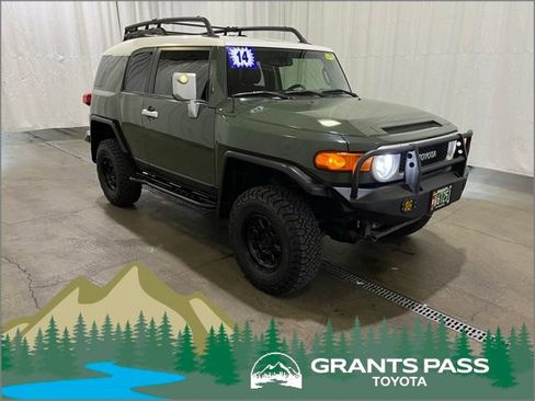 Used 2014 Toyota FJ Cruiser 4WD w/ Convenience Package image 1