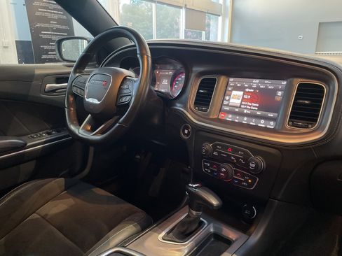 Used 2022 Dodge Charger Scat Pack RWD image 35