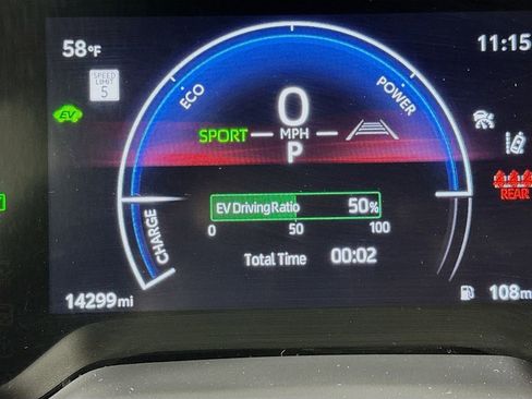 Used 2025 Toyota Corolla SE w/ SE Premium Package FWD image 26