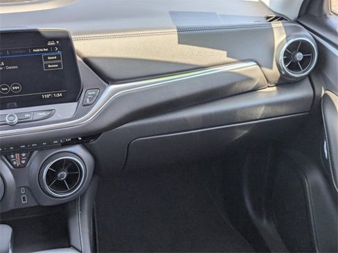 Used 2025 Chevrolet Blazer LT image 17