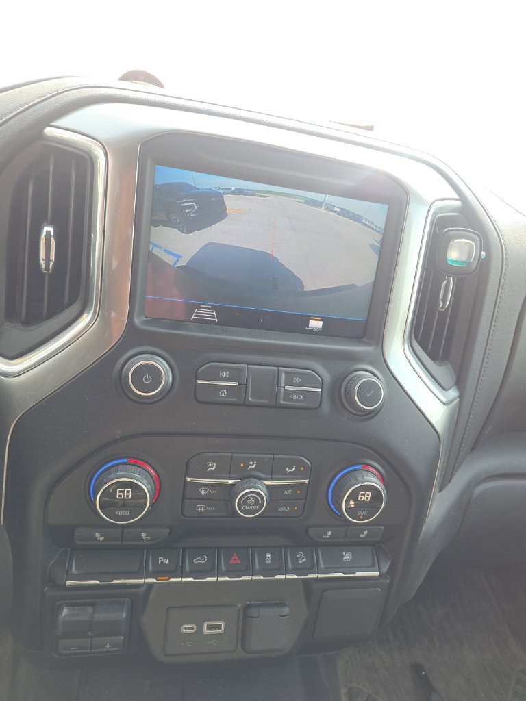 Used 2021 Chevrolet Silverado 2500 LT w/ Midnight Edition AWD/4WD image 17