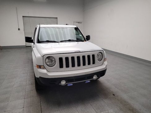 Used 2016 Jeep Patriot High Altitude FWD image 14
