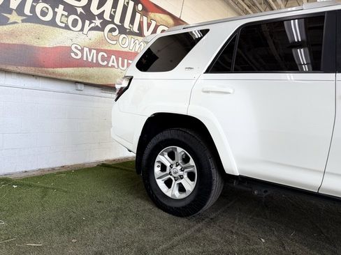 Used 2016 Toyota 4Runner SR5 image 4