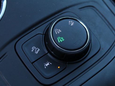 Used 2024 GMC Terrain SLE image 19