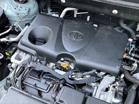 Used 2021 Toyota RAV4 XLE FWD image 32