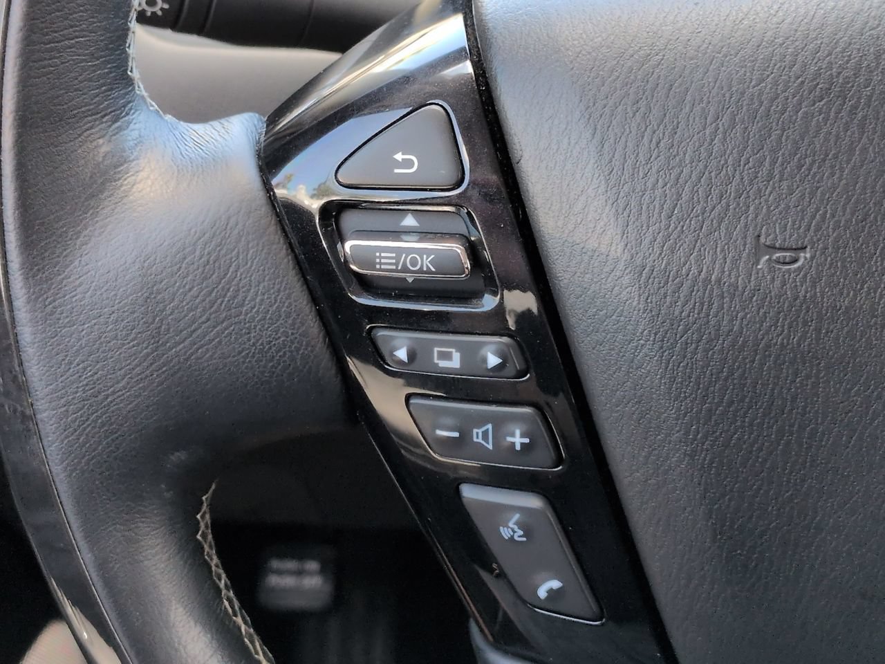 Used 2021 INFINITI QX80 Luxe w/ All-Season Package RWD image 27